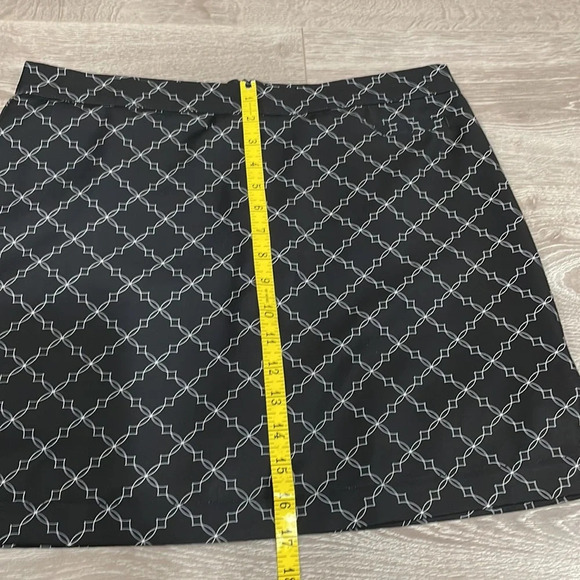 Aspire Dri-Logic Black & White Caviar Print Golf Skort 10 - Picture 9 of 11